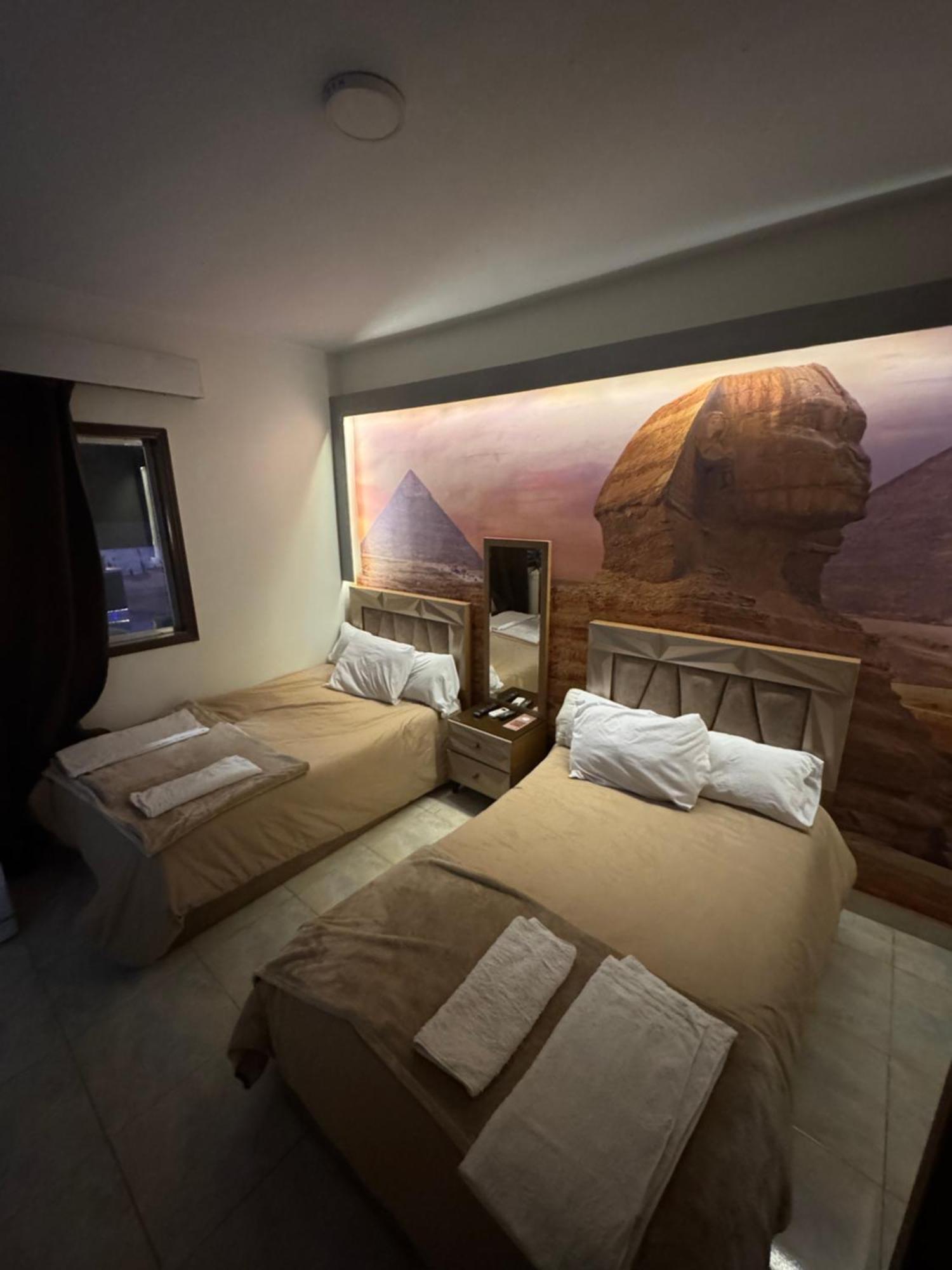 Nefertiti Pyramids View 호텔 카이로 외부 사진