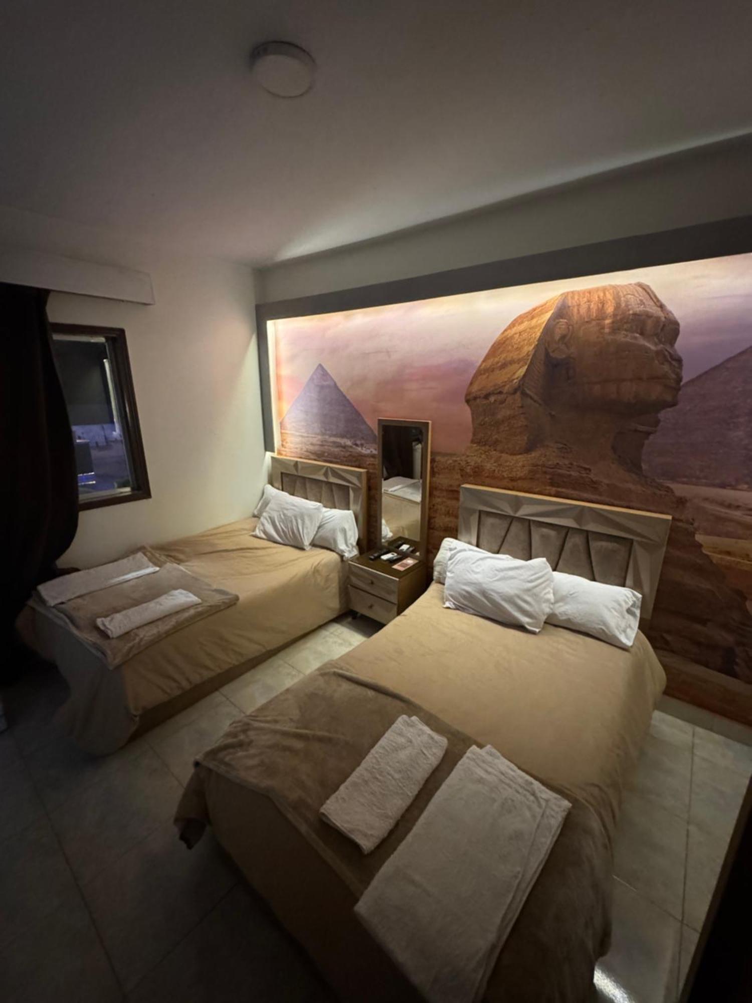 Nefertiti Pyramids View 호텔 카이로 외부 사진