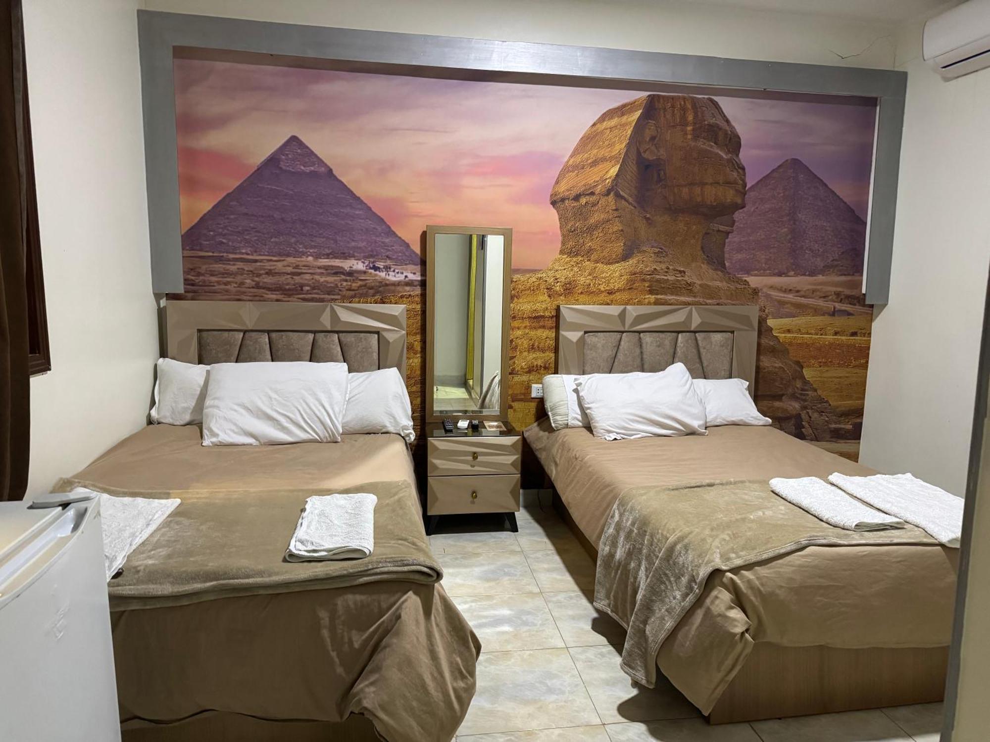 Nefertiti Pyramids View 호텔 카이로 외부 사진