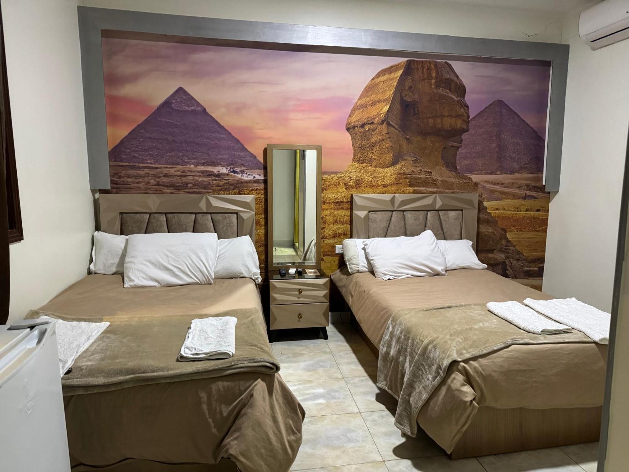 Nefertiti Pyramids View 호텔 카이로 외부 사진