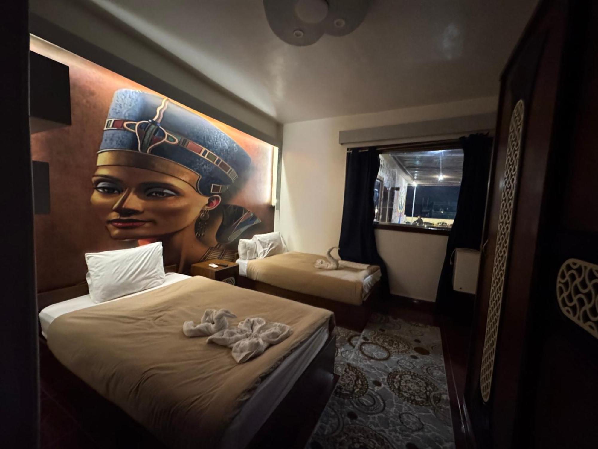 Nefertiti Pyramids View 호텔 카이로 외부 사진