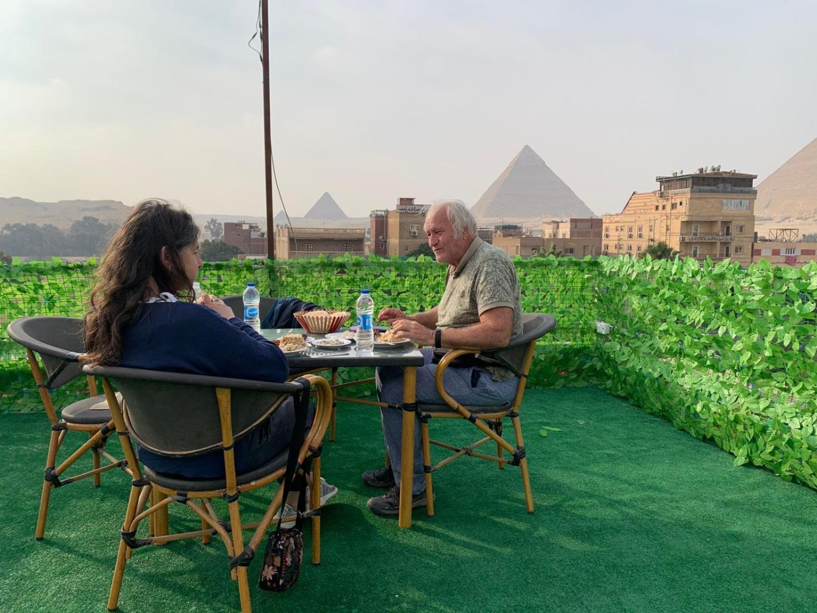 Nefertiti Pyramids View 호텔 카이로 외부 사진