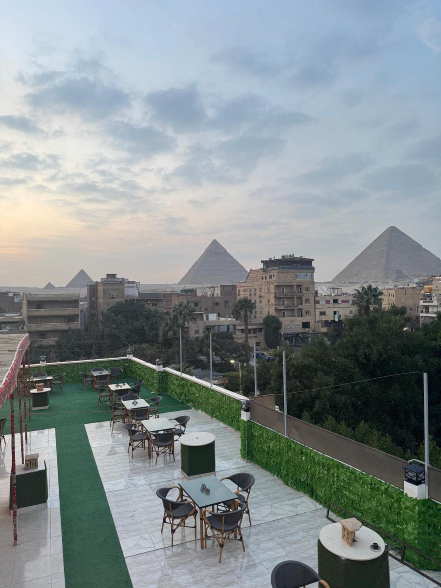 Nefertiti Pyramids View 호텔 카이로 외부 사진